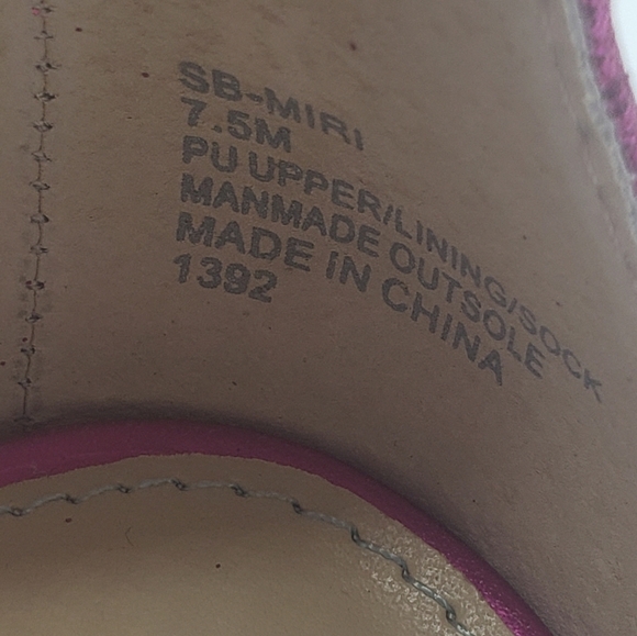 1510- Betsey Johnson Women's Sandals Size 7.5 Pink Color NWT - Picture 9 of 9